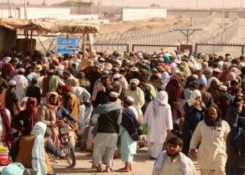 لاجئون أفغان عالقون في المناطق الحدودية