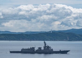 المدمرة إيغيس.صورة. rossaprimavera.ru