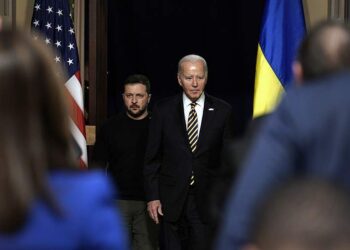 جو بايدن وفولوديمير زيلينسكي.صورة.جلوبال برس