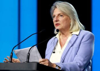 وزيرة الخارجية النمساوية السابقة كارين كنايسل.صورة.تاس