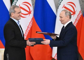 فلاديمير بوتين ونظيره الإيراني مسعود بيزشكيان.صورة.ريا نوفوستي