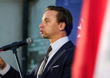 نائب رئيس مجلس النواب البولندي، كرزيستوف بوساك.صورة.جلوبال برس