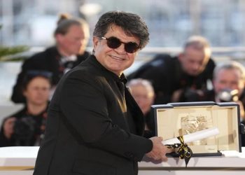 جعفر بناهي حاملًا السعفة الذهبية