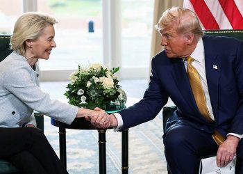 دونالد ترامب، وأورسولا فون دير لاين.صورة.رويترز