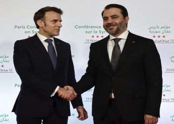 الرئيس الأمريكي إيمانويل ماكرون، ووزير الخارجية السوري، أسعد الشيباني.صورة.روسيا اليوم