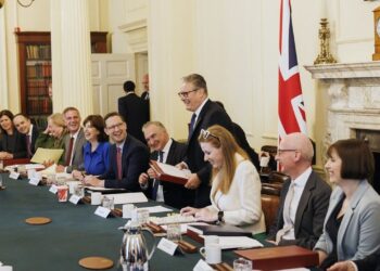 فضيحة ضريبية تطيح بأنجيلا راينر من منصب نائبة رئيس الوزراء البريطاني