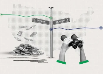 ماكرون يواجه أزمة خانقة بعد سقوط حكومة بايرو وحجب الثقة في البرلمان الفرنسي