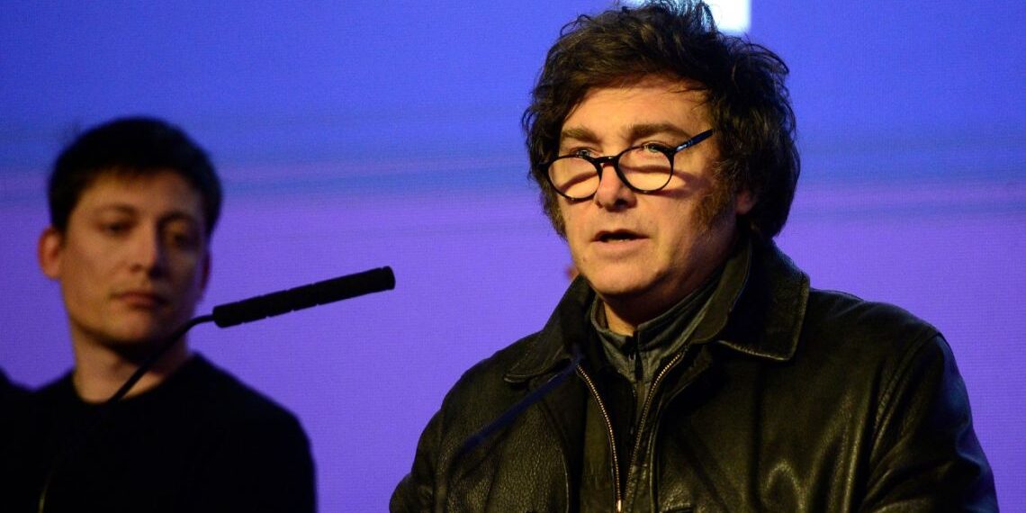 ميلي يعترف بالهزيمة في بوينس آيرس ويتعهد بتسريع إصلاحاته الليبرالية