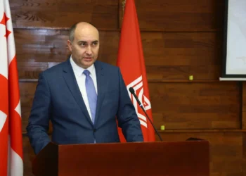 البابا ليو يدين اتساع الفجوة بين الأثرياء والعمال