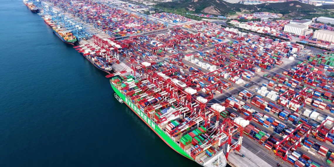 الصادرات الصينية إلى الولايات المتحدة تهبط 33% في أغسطس وسط تباطؤ النمو