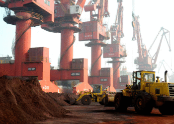 القوات الباكستانية تسيطر على 19 موقعاً حدودياً أفغانياً بعد اشتباكات عنيفة مع طالبان