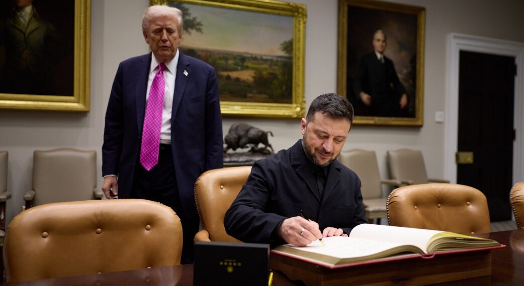 العقيد مايكل راندريانيرينا يتولى رئاسة مدغشقر بعد الإطاحة بأندري راجولينا