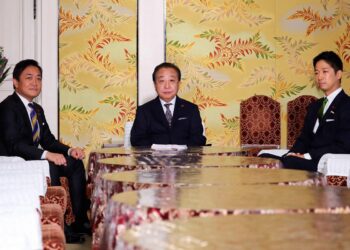 قادة المعارضة اليابانية يفشلون في الاتفاق على مرشح موحّد لرئاسة الوزراء وسط تفكك الائتلاف الحاكم