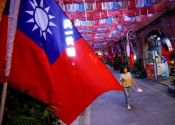 بوتين يكشف للمرة الأولى هيكل مقترحات السلام الأمريكية ويعلن استعداد موسكو لبدء مفاوضات مباشرة مع واشنطن