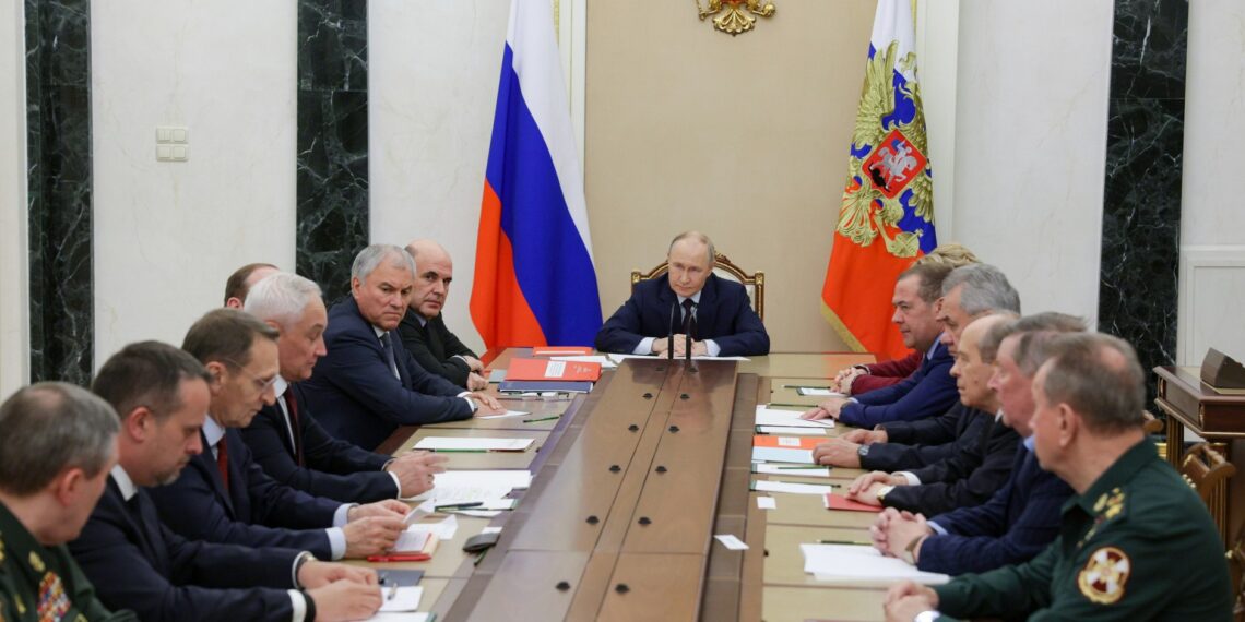 بوتين يعقد اجتماعًا طارئًا لمجلس الأمن الروسي بعد إعلان واشنطن استئناف التجارب النووية