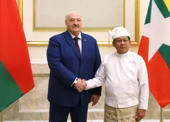 أندري يرماك يعلن التوجه إلى الجبهة بعد استقالته وسط تحقيق فساد متصاعد في كييف