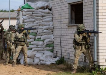 واشنطن تدرس خفض وجودها العسكري في أوروبا… ومخاوف تتصاعد في دول البلطيق