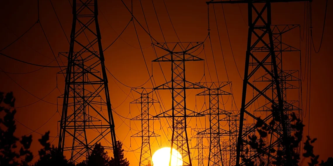 المفوضية الأوروبية تختار ثمانية مشاريع كبرى لتحديث شبكات الكهرباء في إطار حزمة “غريدز باكيج” بقيمة تريليون يورو