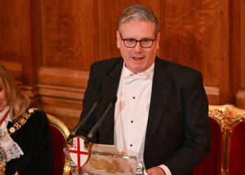 ستارمر يحذر من أن الصين تشكل «تهديدات حقيقية للأمن القومي» للمملكة المتحدة