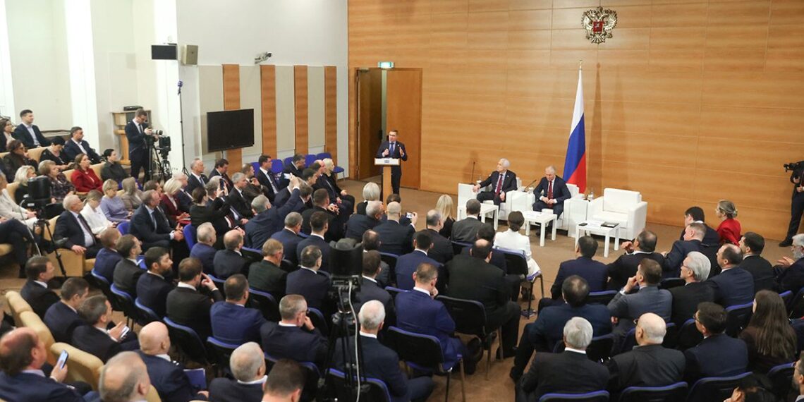 «روسيا الموحدة» تبحث الاستعداد للانتخابات المقبلة وتلخّص نتائج عمل الدوما في الدورة الخريفية