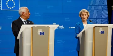 تركيا تطلب من روسيا استعادة منظومة «إس-400» في مسعى للعودة إلى برنامج «إف-35»