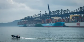 الولايات المتحدة تعترض سفينة شحن متجهة من الصين إلى إيران في خطوة نادرة