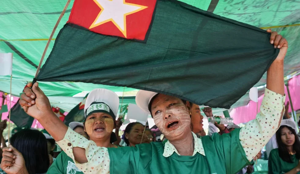 حزب موالٍ للجيش يعزّز تقدّمه في انتخابات ميانمار وسط حرب أهلية مستمرة