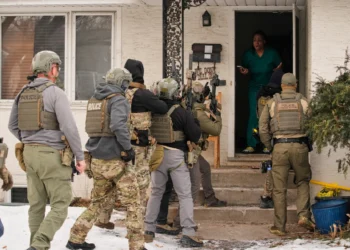 الولايات المتحدة توسّع صلاحيات الهجرة لدخول المنازل من دون إذن قضائي