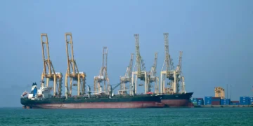 طهران تحذر من الحرب إذا «اختبرت» واشنطن خيار القوة