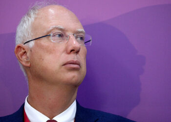 مبعوث بوتين يتهم بريطانيا والاتحاد الأوروبي بالفشل الاستراتيجي في أزمة غرينلاند