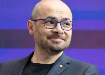 حزب موالٍ للجيش يعزّز تقدّمه في انتخابات ميانمار وسط حرب أهلية مستمرة