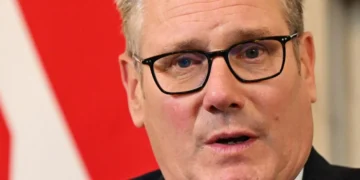 تداعيات نشر ملفات جيفري إبستين تمتد إلى بريطانيا وتزيد الضغط السياسي