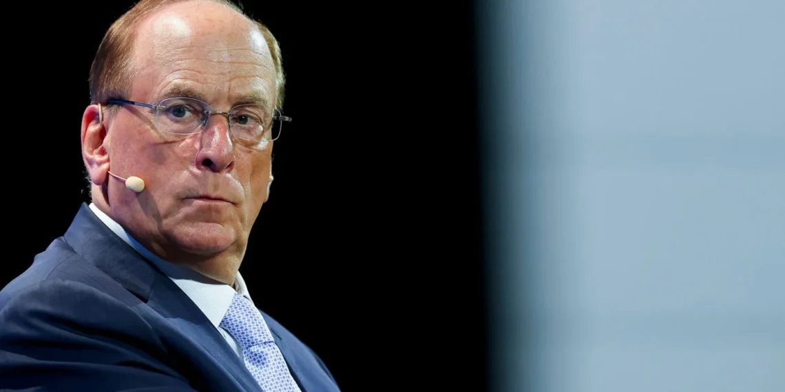 لاري فينك يحذر في دافوس من أن الذكاء الاصطناعي قد يعمّق عدم المساواة