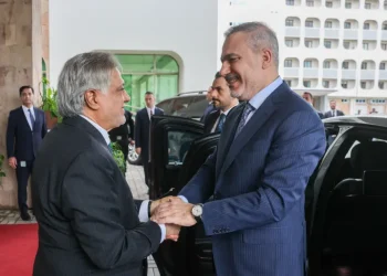 نائب روسي ينتقد زيارة زيلينسكي للسعودية ويحذر من تداعيات اقتصادية عالمية للحرب