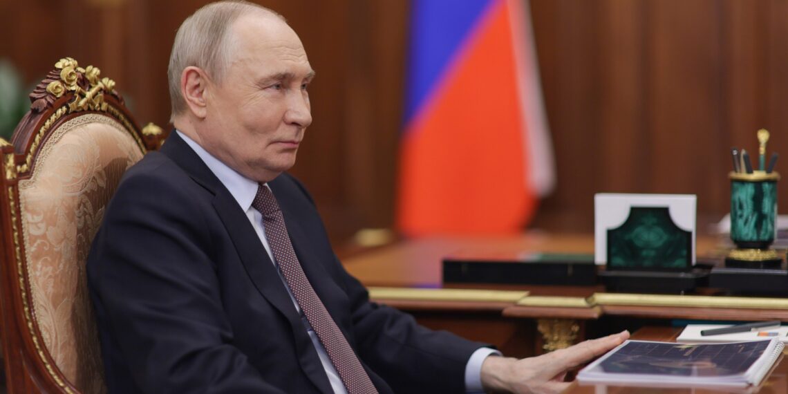 بوتين يعزي إيران في مقتل خامنئي ويطالب بوقف فوري للقتال