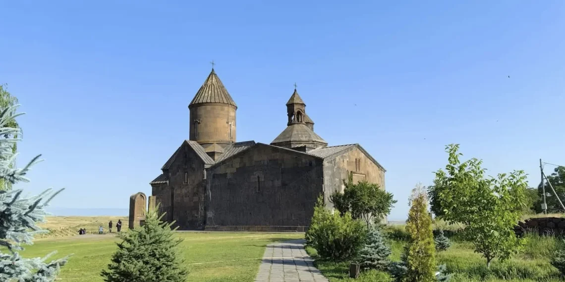 ملايين المسيحيين حول العالم يحتفلون بعيد القيامة في يوم واحد هذا العام