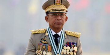 لافروف يبحث مع أمين عام منظمة شنغهاي للتعاون تعزيز دورها وسط تصاعد التوترات الدولية