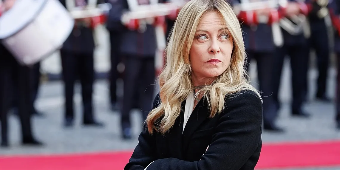 ترامب يمدد وقف إطلاق النار مع إيران إلى أجل غير محدد مع استمرار الحصار