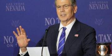 الحرس الثوري يفرض «نظاماً جديداً» في مضيق هرمز ويقيد حركة السفن