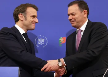 دخول معاهدة الصداقة والتعاون بين فرنسا والبرتغال حيّز التنفيذ