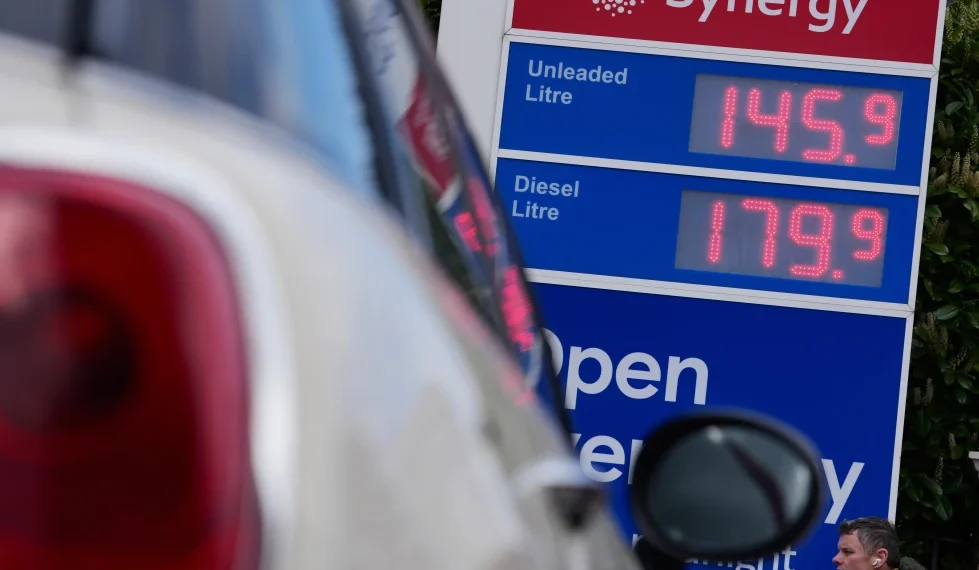 التضخم في بريطانيا يرتفع إلى 3.3% مع زيادة أسعار الطاقة بسبب الحرب في إيران