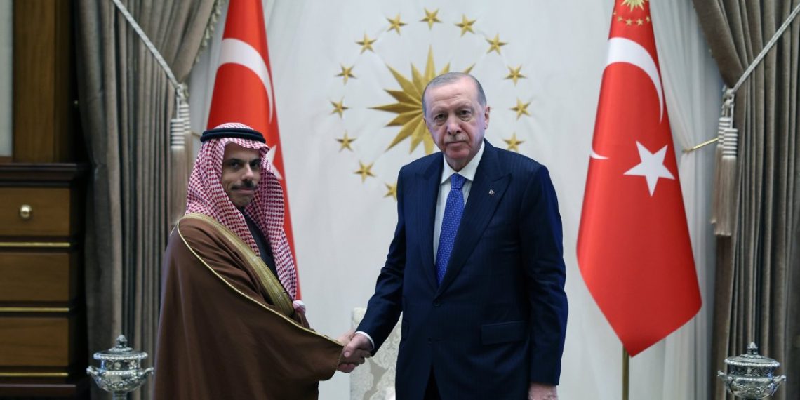 أردوغان يستقبل وزير الخارجية السعودي في أنقرة واتفاق جديد لتسهيل التأشيرات