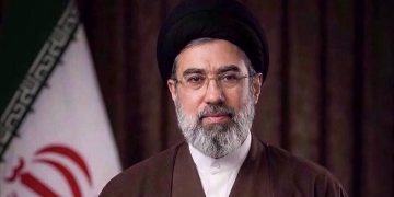 المرشد الإيراني يدعو إلى نظام إقليمي جديد “ما بعد الهيمنة الأميركية”