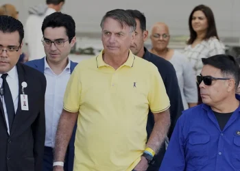 الكونغرس البرازيلي يتجاوز فيتو لولا ويقر قانوناً قد يقلص عقوبة بولسونارو