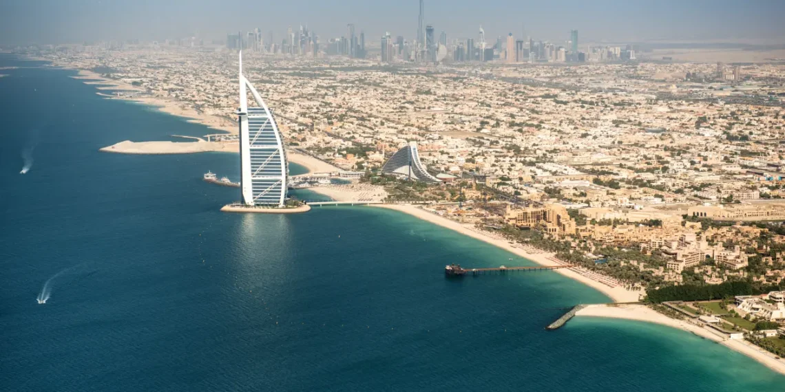 الإمارات تنفي تقارير الإفراج عن أموال إيرانية مجمدة وتصفها بأنها «عارية عن الصحة»