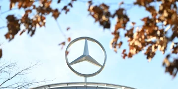 تبادل الضربات بين الولايات المتحدة وإيران يهدد بانهيار الهدنة الهشة في الشرق الأوسط
