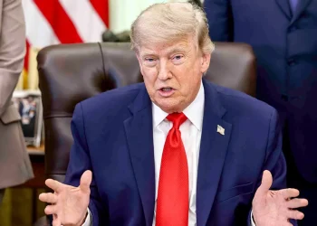 ترامب يعلن التوصل إلى اتفاق سلام مع إيران وإعادة فتح مضيق هرمز