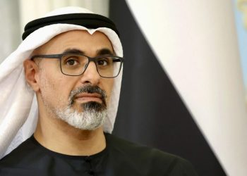 خالد بن محمد يرسخ موقعه وريثاً للسلطة في الإمارات وسط إعادة تشكيل هرم الحكم