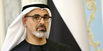 خالد بن محمد يرسخ موقعه وريثاً للسلطة في الإمارات وسط إعادة تشكيل هرم الحكم