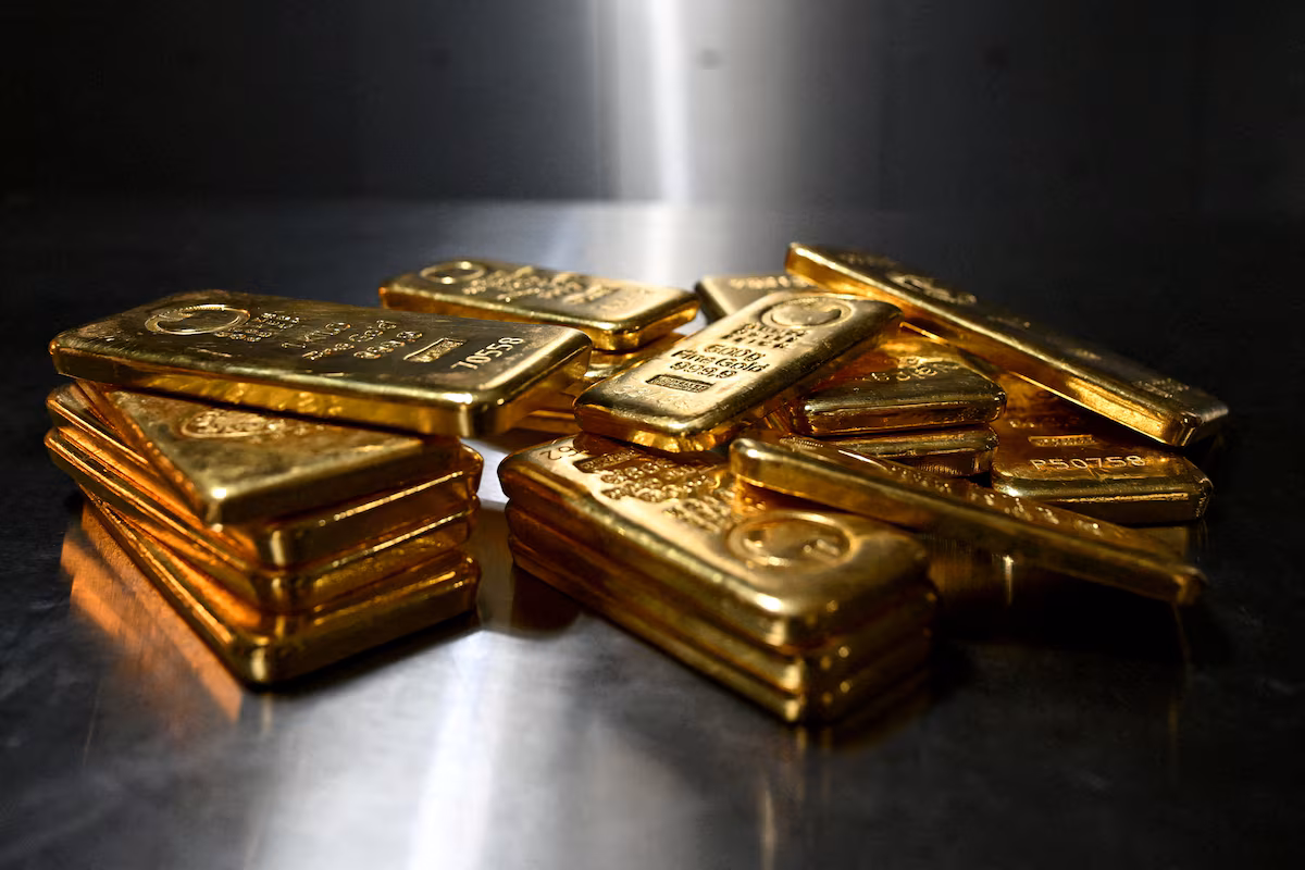 الذهب يقفز بأكثر من 2% مع تراجع الدولار وأسعار النفط عقب الاتفاق الأمريكي الإيراني